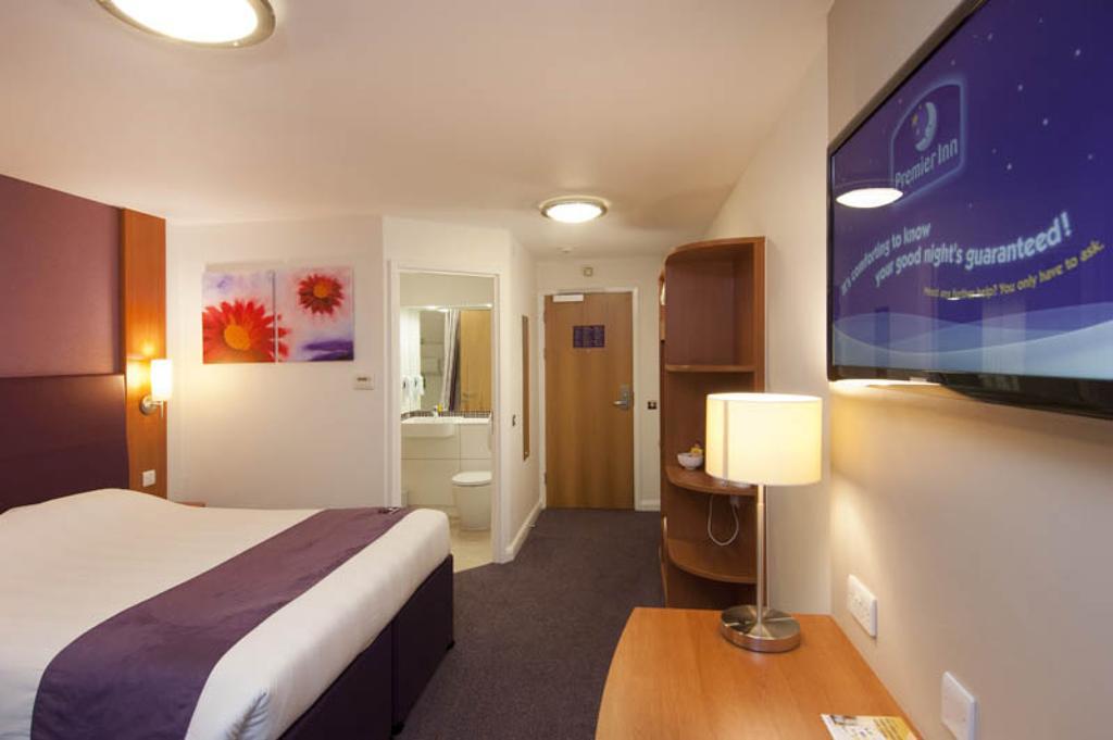 Premier Inn Newcastle - Metro Centre Гейтсхед Екстериор снимка