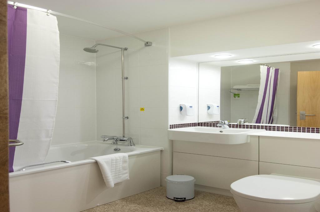 Premier Inn Newcastle - Metro Centre Гейтсхед Екстериор снимка